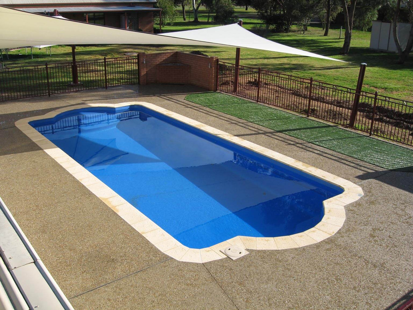The Conquest swimming pool range from Conquest Pools Albury Wodonga your local premier swimming pool builder. Be sure to contact Conquest Pools Albury Wodonga your true one stop swimming pool company offering swimming pool installation, blankets, heating, chemicals, umbrellas, servicing and maintenance.
