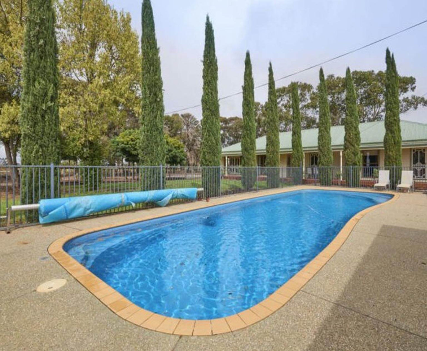 The Diamantina swimming pool range from Conquest Pools Albury Wodonga your local premier swimming pool builder. Be sure to contact Conquest Pools Albury Wodonga your true one stop swimming pool company offering swimming pool installation, blankets, heating, chemicals, umbrellas, servicing and maintenance.