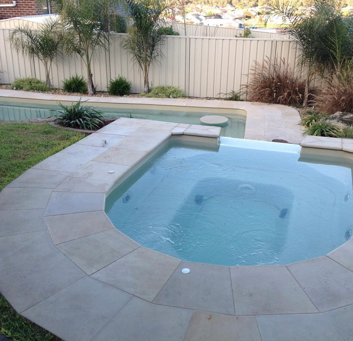 The Horseshoe Spa range from Conquest Pools Albury Wodonga your local premier swimming pool builder. Be sure to contact Conquest Pools Albury Wodonga your true one stop swimming pool company offering swimming pool installation, blankets, heating, chemicals, umbrellas, servicing and maintenance.  